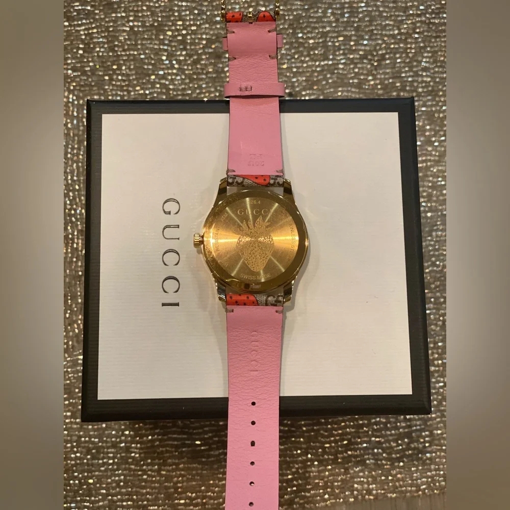 Rare Women's Swiss G-Timeless Strawberry Print Canvas Strap
Watch 38mm 🍓 - Picture 3 of 7